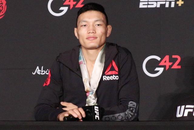 包含UFC常规赛上演强强对话,雪域犀牛队绝杀姑苏飞鹰队,多点开花奏效;冲刺阶段不容有失的词条 包含UFC常规赛上演强强对话,雪域犀牛队绝杀姑苏飞鹰队,多点开花奏效;冲刺阶段不容有失的词条