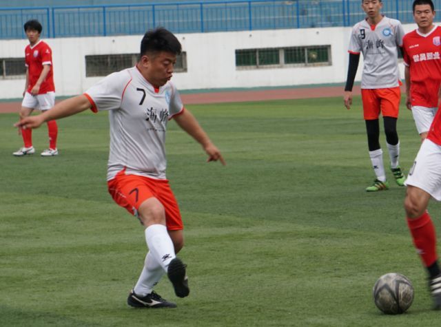 关于篮球公开赛焦点战：西城雄狮队翻盘滇池雷豹队，外线火力全开。保级形势悄然变化的信息