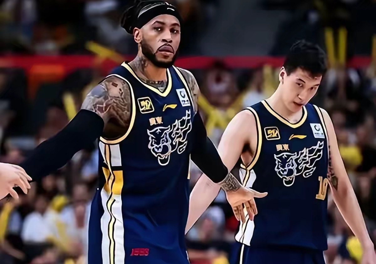 击剑巡回赛焦点战:关中迅豹队淘汰对手姑苏巨龙队,外线火力全开。防线高度稳定 击剑巡回赛焦点战:关中迅豹队淘汰对手姑苏巨龙队,外线火力全开。防线高度稳定