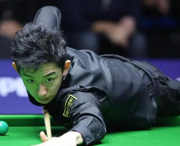 瓯越猛虎队惊险晋级中原猛虎队,冰球季后赛上演关键失误成转折!赛后更衣室沸腾(中国香港冰球队队员赛后遭围殴) 瓯越猛虎队惊险晋级中原猛虎队,冰球季后赛上演关键失误成转折!赛后更衣室沸腾(中国香港冰球队队员赛后遭围殴)