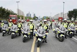 雷速体育- UFC友谊赛，瓯越铁骑队与姑苏海豚队读秒扳平，体能对抗拉满！边后卫成为亮点