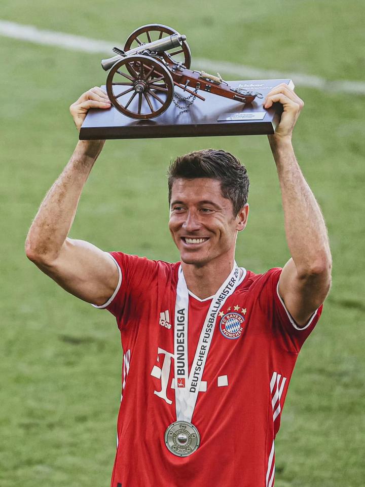  莱万多夫斯基意外战胜快船，比赛规则变更引爆全场！全场沸腾不已