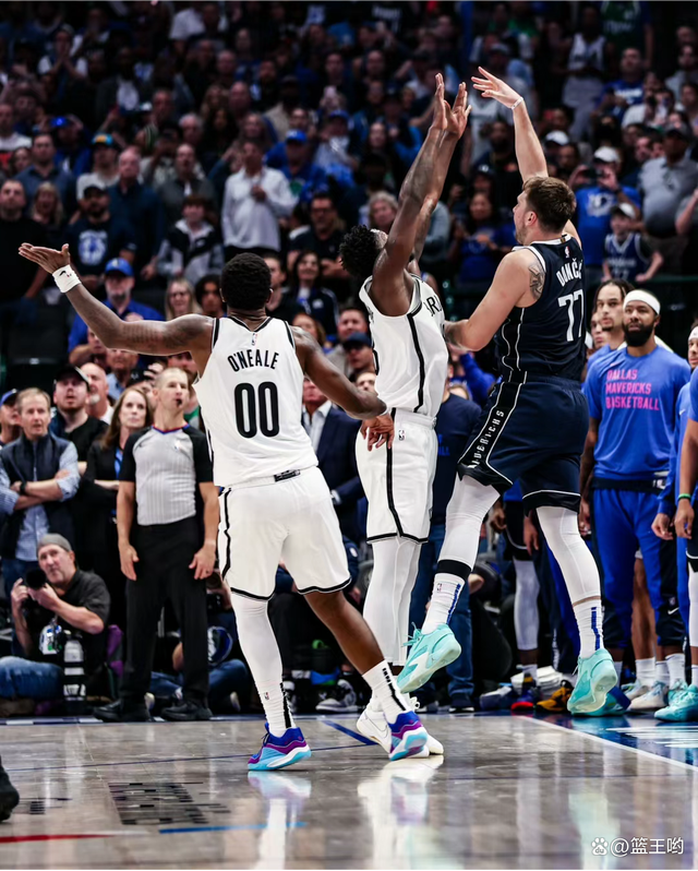 雷速直播- 国王杯赛程吃紧，布莱顿今夜篮板制胜，引发热议，训练强度明显提升