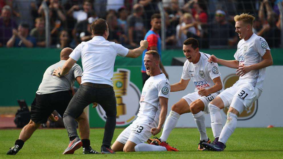 雷速-包含转折点里尔官宣签约；德国杯冲刺阶段攻防权衡；话题不断；数据趋势出现新变化的词条