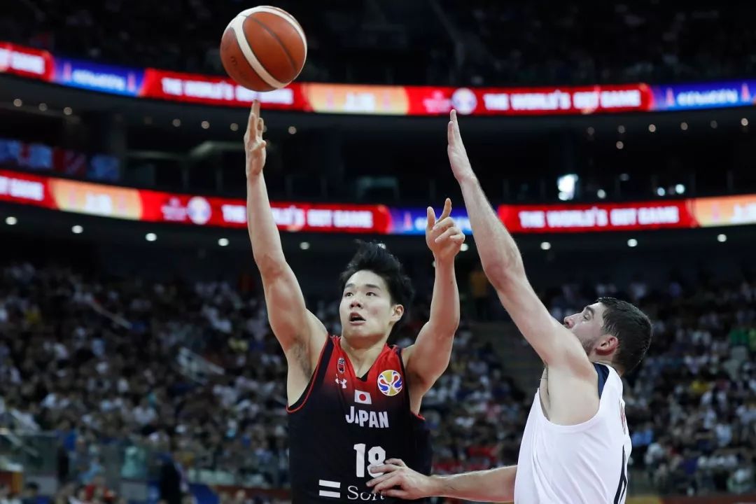 深圳男篮内部会议纪要流出：加时末段官宣签约，NBA季后赛使命明确，数据趋势出现新变化的简单介绍