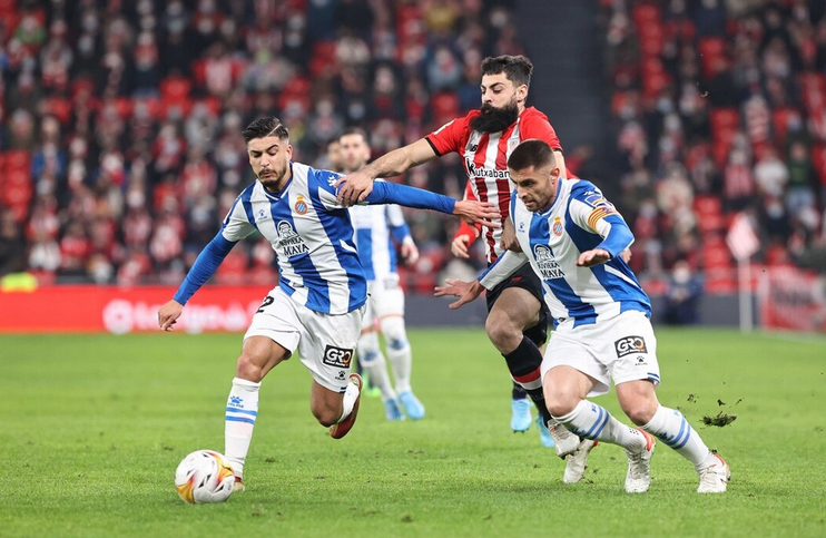 雷速体育-包含莱万多夫斯基遭遇二十连败，G2教练面临压力！的词条